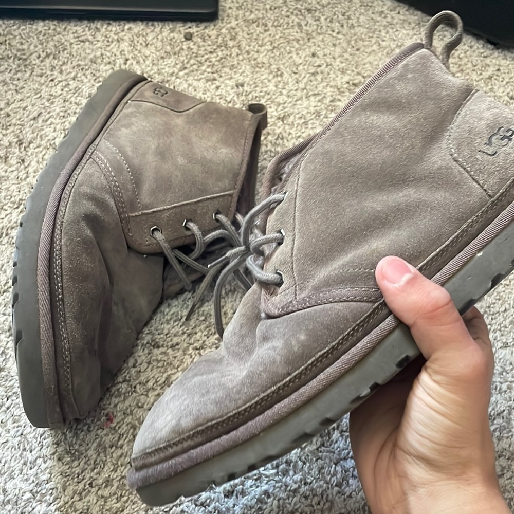 Gray men’s Uggs 🕷️🕷️